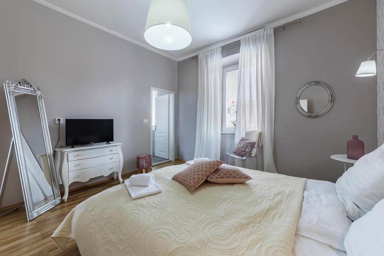 Captain Emo City Apartments Pula Zewnętrze zdjęcie