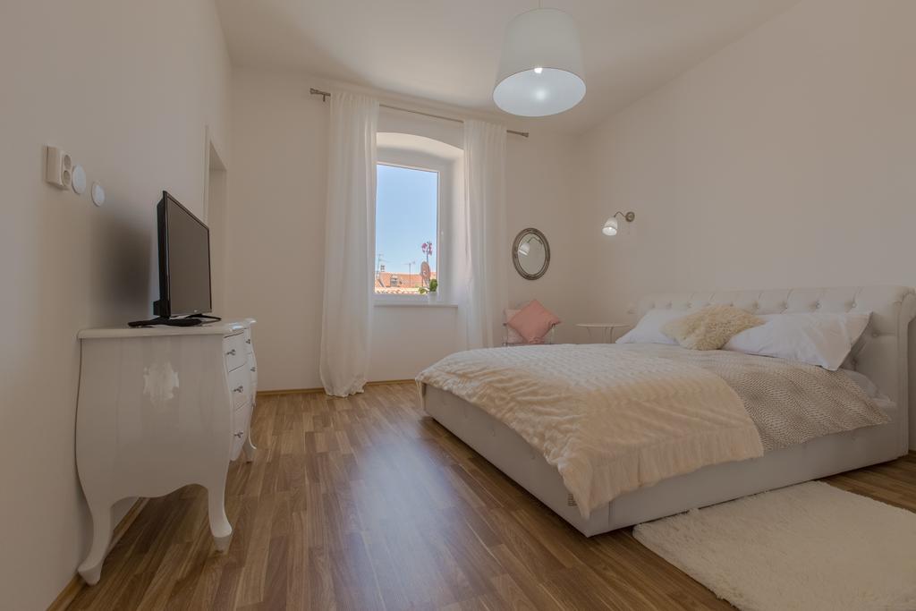 Captain Emo City Apartments Pula Zewnętrze zdjęcie